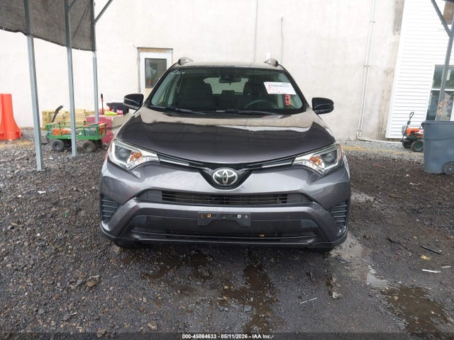 2018 Toyota Rav4 Le მანქანა იყიდება აუქციონზე, vin: JTMBFREV1JJ223630, აუქციონის ნომერი: 45084633