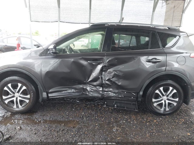 2018 Toyota Rav4 Le მანქანა იყიდება აუქციონზე, vin: JTMBFREV1JJ223630, აუქციონის ნომერი: 45084633