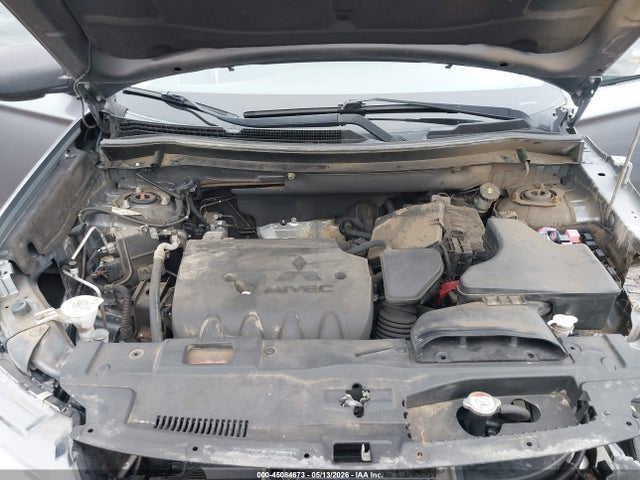 2018 Mitsubishi Outlander Es მანქანა იყიდება აუქციონზე, vin: JA4AZ3A33JJ005557, აუქციონის ნომერი: 45084673