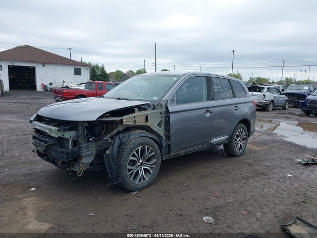 2018 Mitsubishi Outlander Es მანქანა იყიდება აუქციონზე, vin: JA4AZ3A33JJ005557, აუქციონის ნომერი: 45084673