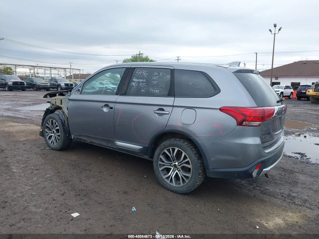 2018 Mitsubishi Outlander Es მანქანა იყიდება აუქციონზე, vin: JA4AZ3A33JJ005557, აუქციონის ნომერი: 45084673