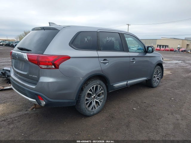 2018 Mitsubishi Outlander Es მანქანა იყიდება აუქციონზე, vin: JA4AZ3A33JJ005557, აუქციონის ნომერი: 45084673
