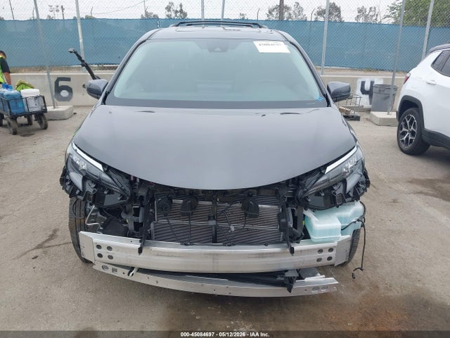 Toyota SIENNA LE 2025 5TDBRKEC0SS264719 Image 13