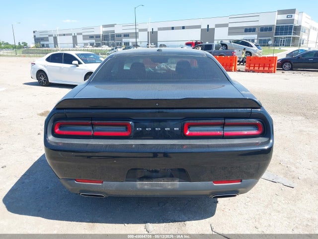 45084705 :رقم المزاد ، 2C3CDZAG4JH245404 vin ، 2018 Dodge Challenger Sxt مزاد بيع