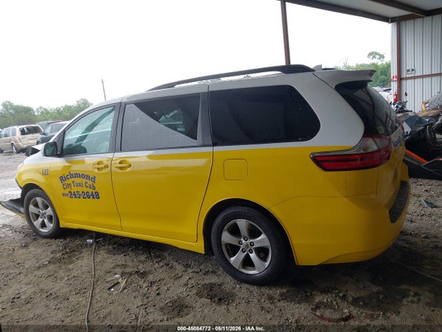 Toyota Sienna Le 8 Passenger 2018 5TDKZ3DC8JS961836 Image 13