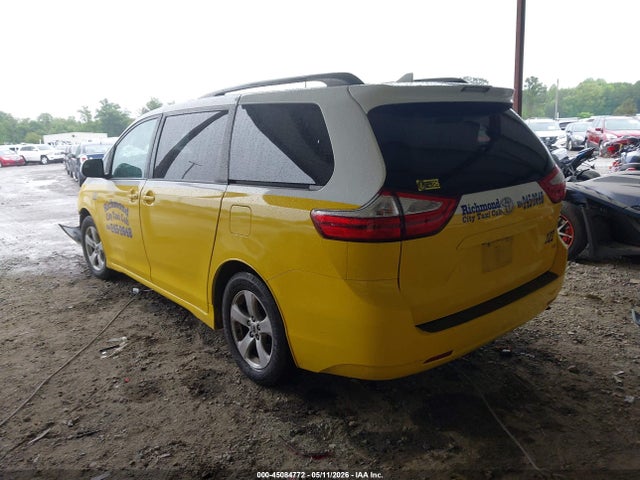 Toyota Sienna Le 8 Passenger 2018 5TDKZ3DC8JS961836 Image 3