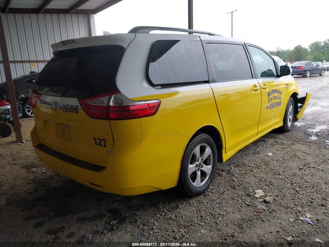 Toyota Sienna Le 8 Passenger 2018 5TDKZ3DC8JS961836 Image 4