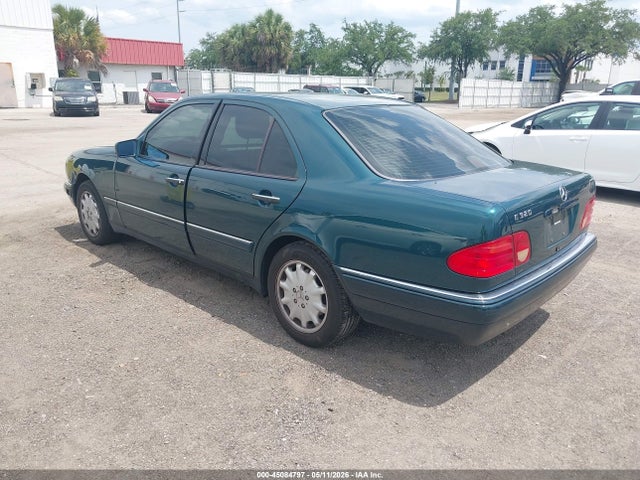 45084797 :رقم المزاد ، WDBJF65F0WA510370 vin ، 1998 Mercedes-benz E 320 مزاد بيع
