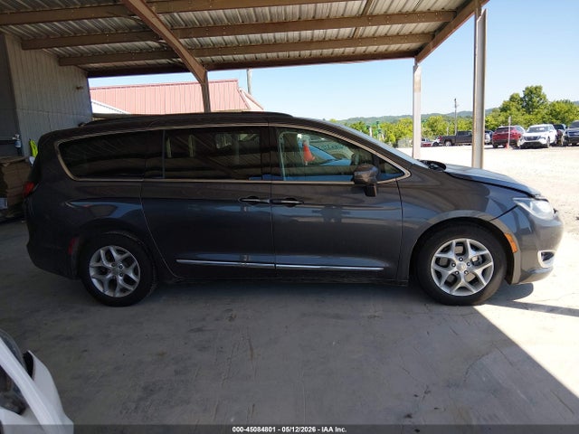 2017 Chrysler Pacifica Touring-l მანქანა იყიდება აუქციონზე, vin: 2C4RC1BG9HR676317, აუქციონის ნომერი: 45084801
