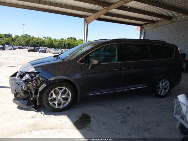2017 Chrysler Pacifica Touring-l მანქანა იყიდება აუქციონზე, vin: 2C4RC1BG9HR676317, აუქციონის ნომერი: 45084801