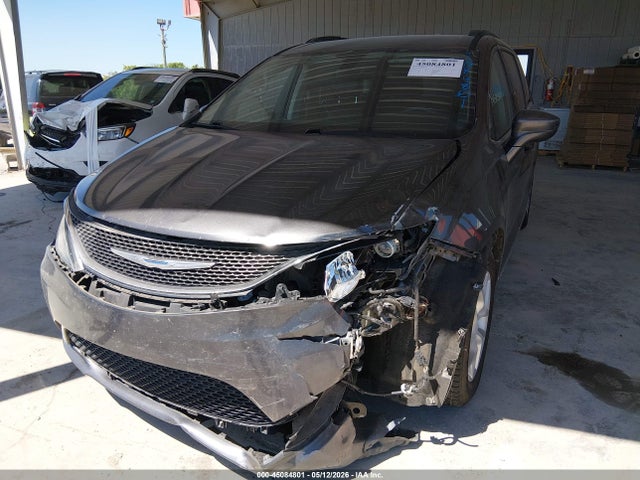 2017 Chrysler Pacifica Touring-l მანქანა იყიდება აუქციონზე, vin: 2C4RC1BG9HR676317, აუქციონის ნომერი: 45084801
