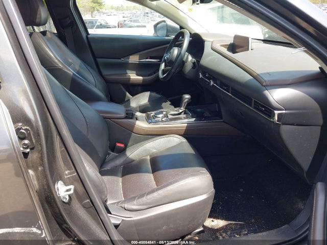 45084841 :رقم المزاد ، 3MVDMBDL4MM249389 vin ، 2021 Mazda Cx-30 Premium مزاد بيع