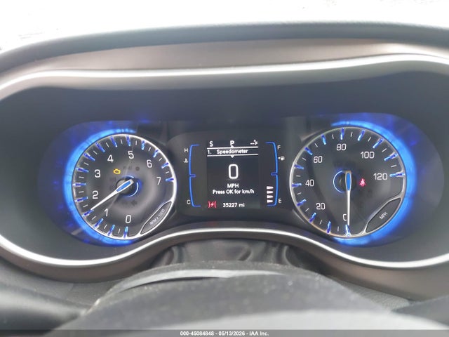 45084848 :رقم المزاد ، 2C4RC1AG8LR229973 vin ، 2020 Chrysler Voyager L مزاد بيع