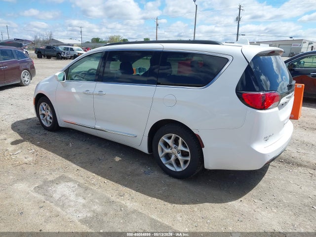 2017 Chrysler Pacifica Touring-l მანქანა იყიდება აუქციონზე, vin: 2C4RC1BG5HR676220, აუქციონის ნომერი: 45084899