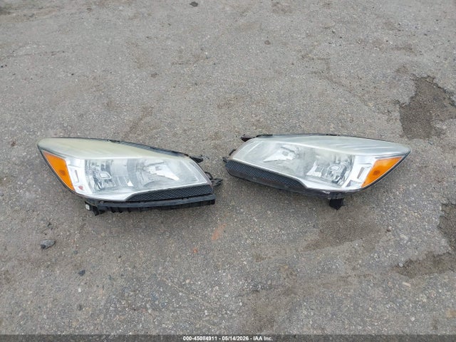 45084911 :رقم المزاد ، 1FMCU0G94GUA59864 vin ، 2016 Ford Escape Se مزاد بيع