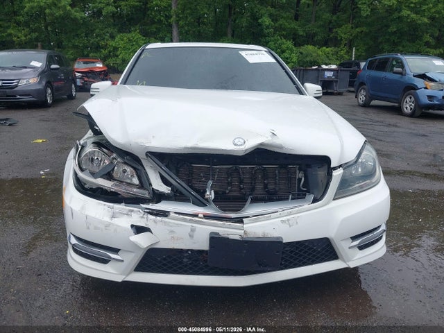 45084996 :رقم المزاد ، WDDGF8AB0DG143951 vin ، 2013 Mercedes-benz C 300 Luxury 4matic/sport 4matic مزاد بيع