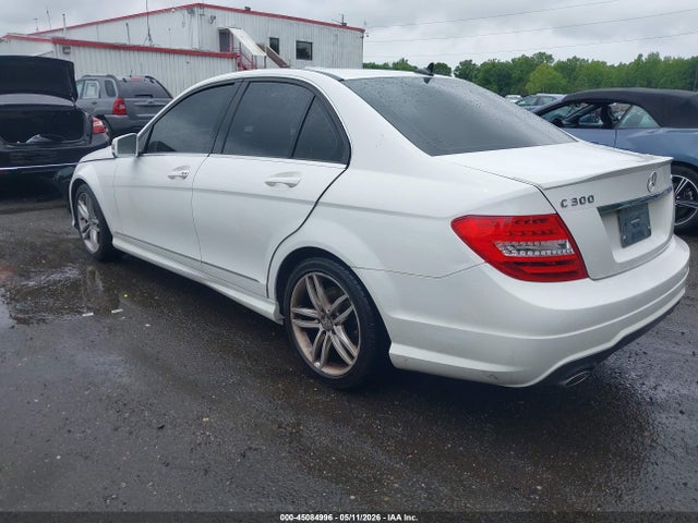 45084996 :رقم المزاد ، WDDGF8AB0DG143951 vin ، 2013 Mercedes-benz C 300 Luxury 4matic/sport 4matic مزاد بيع