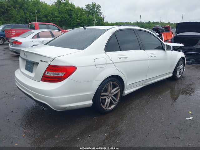 45084996 :رقم المزاد ، WDDGF8AB0DG143951 vin ، 2013 Mercedes-benz C 300 Luxury 4matic/sport 4matic مزاد بيع
