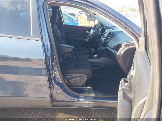 45085001 :رقم المزاد ، 1C4PJLCB2MD130256 vin ، 2021 Jeep Cherokee Latitude Fwd مزاد بيع