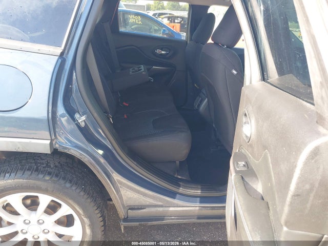 45085001 :رقم المزاد ، 1C4PJLCB2MD130256 vin ، 2021 Jeep Cherokee Latitude Fwd مزاد بيع