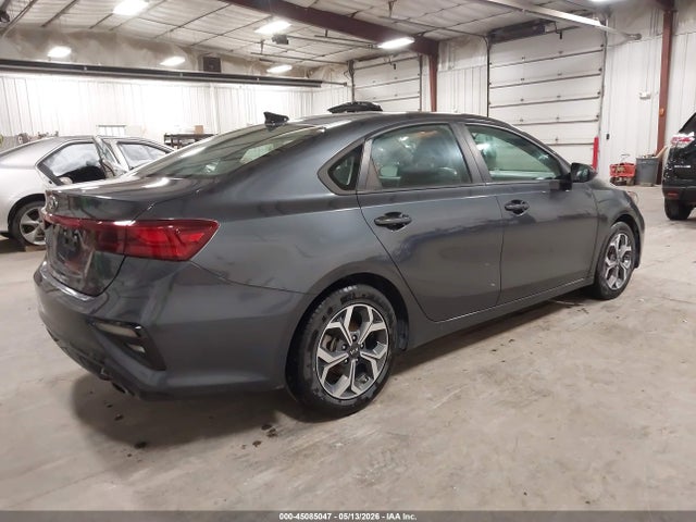 2020 Kia Forte Lxs მანქანა იყიდება აუქციონზე, vin: 3KPF24AD0LE184090, აუქციონის ნომერი: 45085047