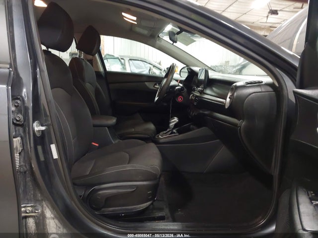 2020 Kia Forte Lxs მანქანა იყიდება აუქციონზე, vin: 3KPF24AD0LE184090, აუქციონის ნომერი: 45085047