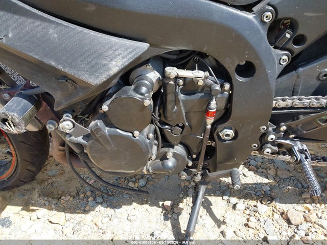 JS1GR7MA1G2100049 Suzuki GSX-R750