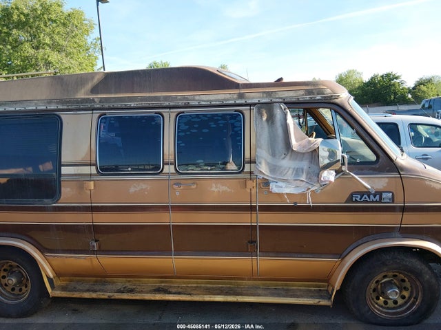 45085141 :رقم المزاد ، 2B6HB23T5FK270660 vin ، 1985 Dodge Ram Van B250 مزاد بيع
