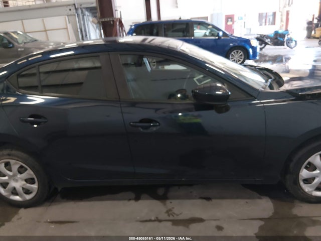 3MZBN1U75JM174133 Mazda Mazda3 Sport