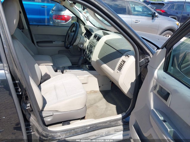 45085202 :رقم المزاد ، 1FMCU0D78AKC07696 vin ، 2010 Ford Escape Xlt مزاد بيع