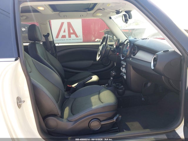 45085314 :رقم المزاد ، WMWMF3C5XATZ66863 vin ، 2010 Mini Cooper مزاد بيع