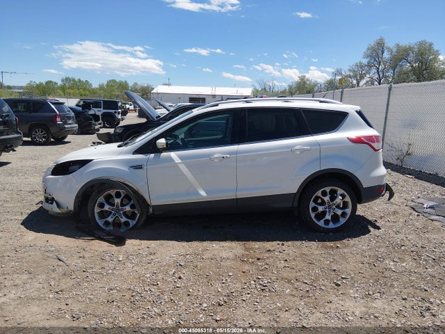 45085318 :رقم المزاد ، 1FMCU0J93FUA63170 vin ، 2015 Ford Escape Titanium مزاد بيع