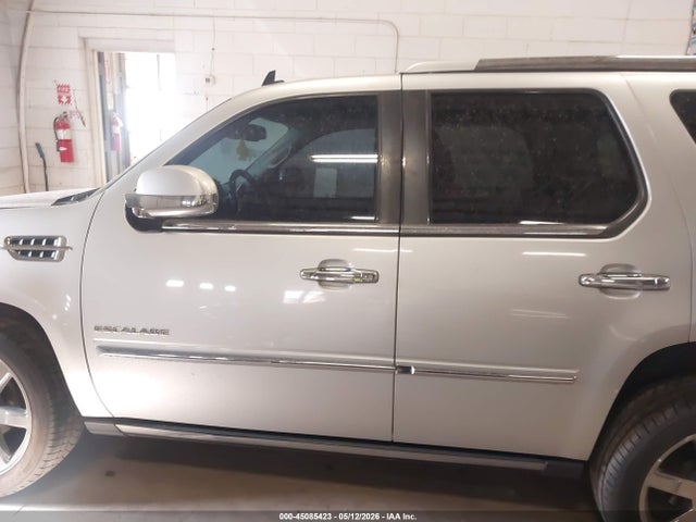 45085423 :رقم المزاد ، 1GYUKCEFXAR244837 vin ، 2010 Cadillac Escalade Premium مزاد بيع