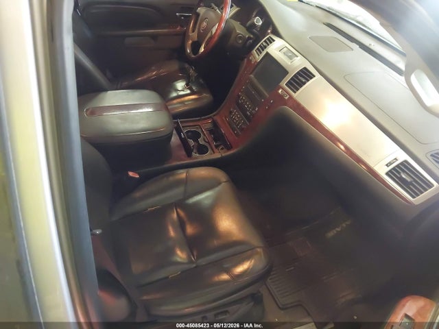45085423 :رقم المزاد ، 1GYUKCEFXAR244837 vin ، 2010 Cadillac Escalade Premium مزاد بيع