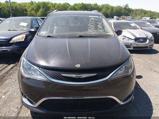 45085594 :رقم المزاد ، 2C4RC1BG4HR593412 vin ، 2017 Chrysler Pacifica Touring-l مزاد بيع