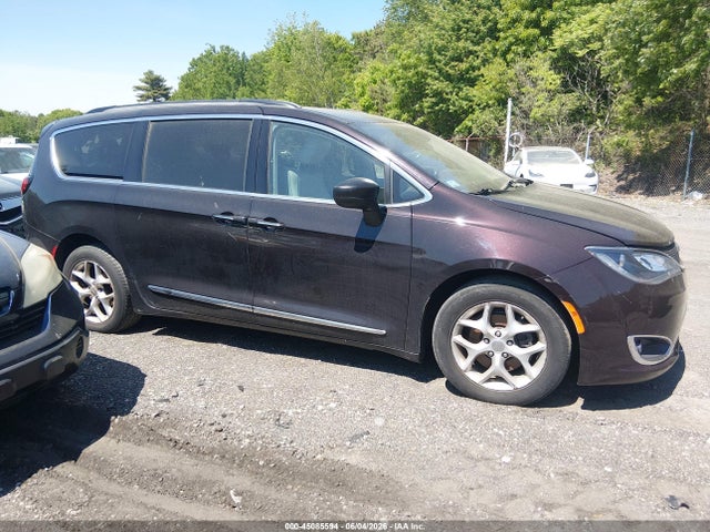 45085594 :رقم المزاد ، 2C4RC1BG4HR593412 vin ، 2017 Chrysler Pacifica Touring-l مزاد بيع