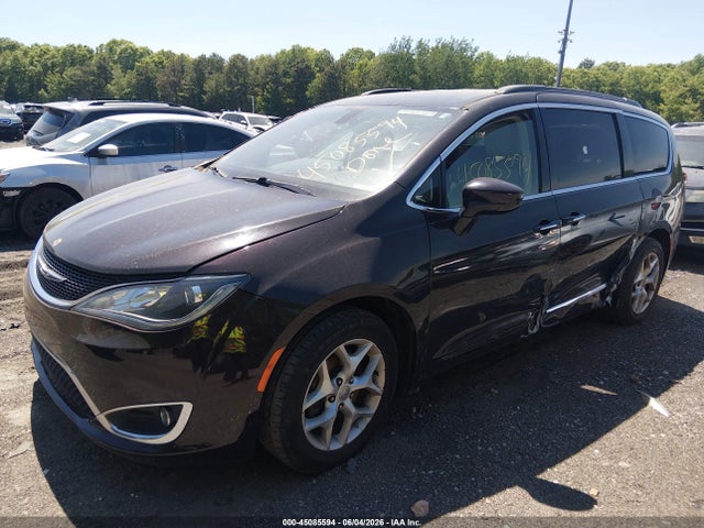 45085594 :رقم المزاد ، 2C4RC1BG4HR593412 vin ، 2017 Chrysler Pacifica Touring-l مزاد بيع
