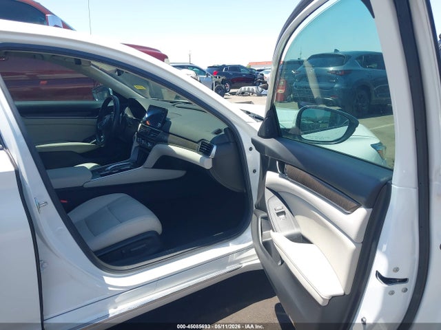 1HGCV3F9XKA006182 Honda Accord Hybrid Touring