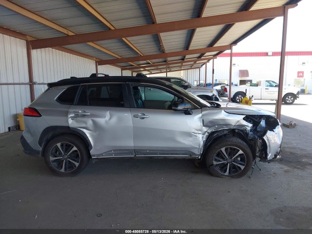 2025 Toyota Corolla Cross Hybrid Xse მანქანა იყიდება აუქციონზე, vin: 7MUFBABG2SV077012, აუქციონის ნომერი: 45085728