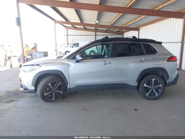 2025 Toyota Corolla Cross Hybrid Xse მანქანა იყიდება აუქციონზე, vin: 7MUFBABG2SV077012, აუქციონის ნომერი: 45085728