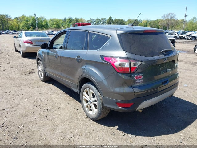 Продажа на аукционе авто 2017 Ford Escape Se, vin: 1FMCU0GDXHUC04427, номер лота: 45085894