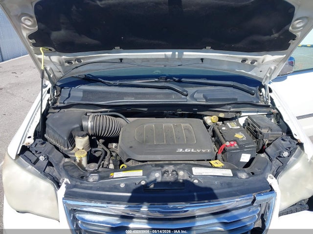 Auction sale of the 2011 Chrysler Town & Country Touring-l, vin: 2A4RR8DG1BR635573, lot number: 45085908