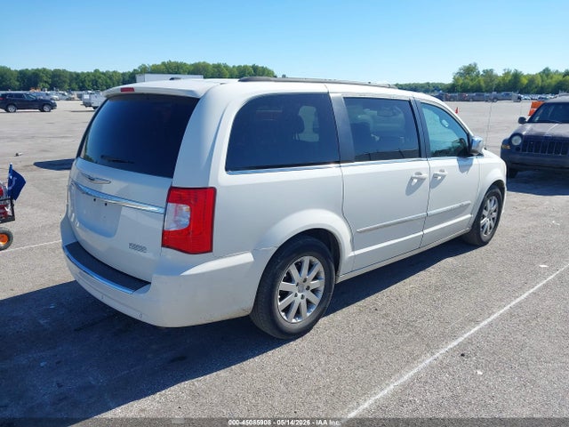 Auction sale of the 2011 Chrysler Town & Country Touring-l, vin: 2A4RR8DG1BR635573, lot number: 45085908