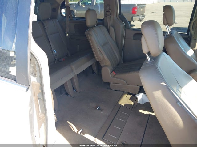 Auction sale of the 2011 Chrysler Town & Country Touring-l, vin: 2A4RR8DG1BR635573, lot number: 45085908