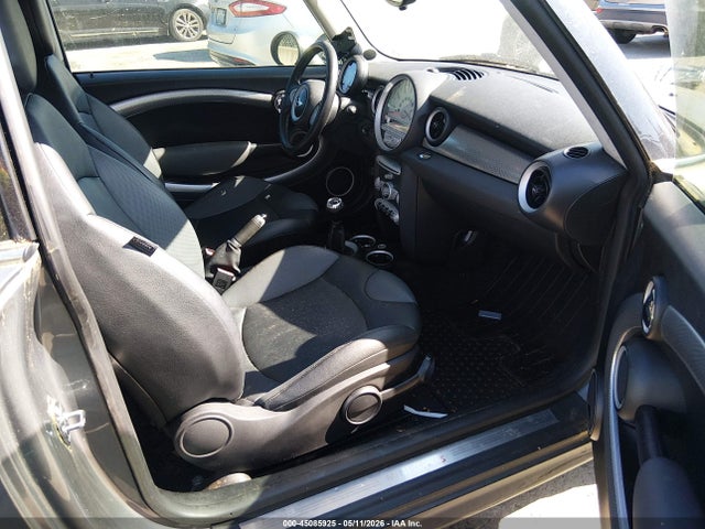 Продажа на аукционе авто 2007 Mini Cooper S, vin: WMWMF73567TL84985, номер лота: 45085925