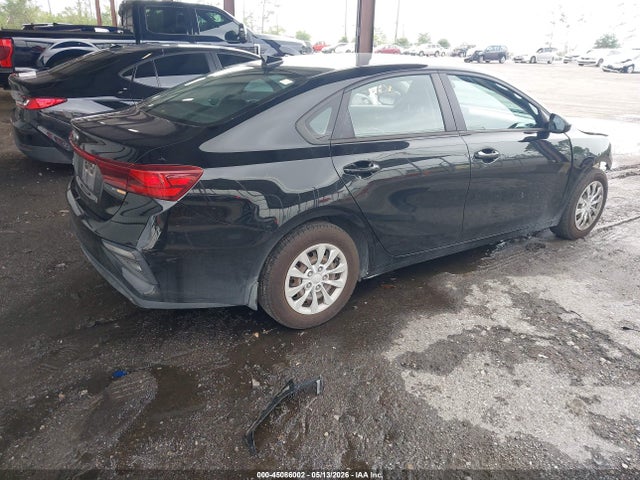 45086002 :رقم المزاد ، 3KPF24AD4ME338737 vin ، 2021 Kia Forte Fe مزاد بيع