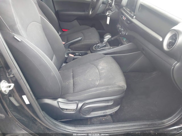 45086002 :رقم المزاد ، 3KPF24AD4ME338737 vin ، 2021 Kia Forte Fe مزاد بيع