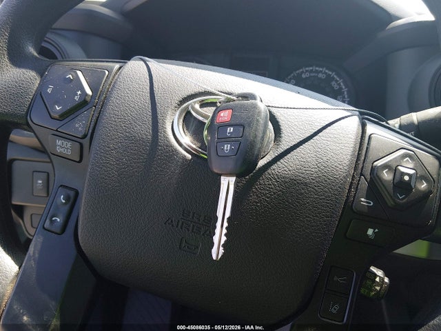 45086035 :رقم المزاد ، 3TYSZ5AN8NT057870 vin ، 2022 Toyota Tacoma Sr V6 مزاد بيع