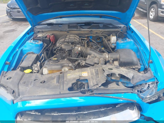45086067 :رقم المزاد ، 1ZVBP8AM7E5205228 vin ، 2014 Ford Mustang V6 مزاد بيع