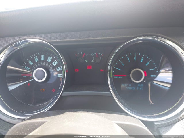 45086067 :رقم المزاد ، 1ZVBP8AM7E5205228 vin ، 2014 Ford Mustang V6 مزاد بيع